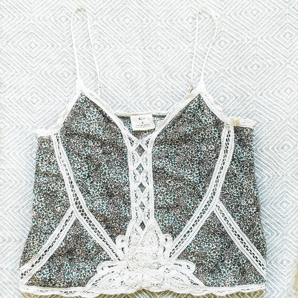 Pins & Needles Tops - Urban Outfitters floral lace embroidered tank top